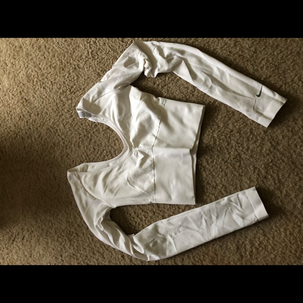 Nike Dri-Fit Long Sleeve Crop Top. (Brand NEW)